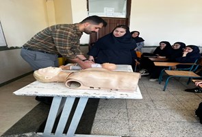 آموزش-احیای-قلبی-ریوی-پایه-به-دانش‌آموزان-در-قالب-طرح-ملی-هر-دانش‌آموز،-یک-امدادگر